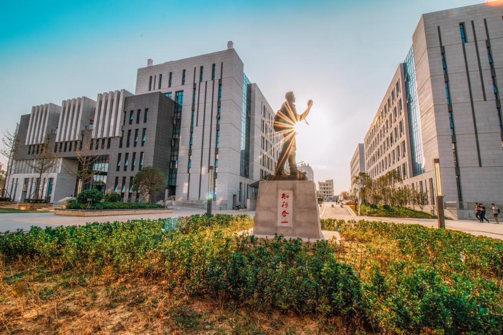 国产成人精品白浆久久69