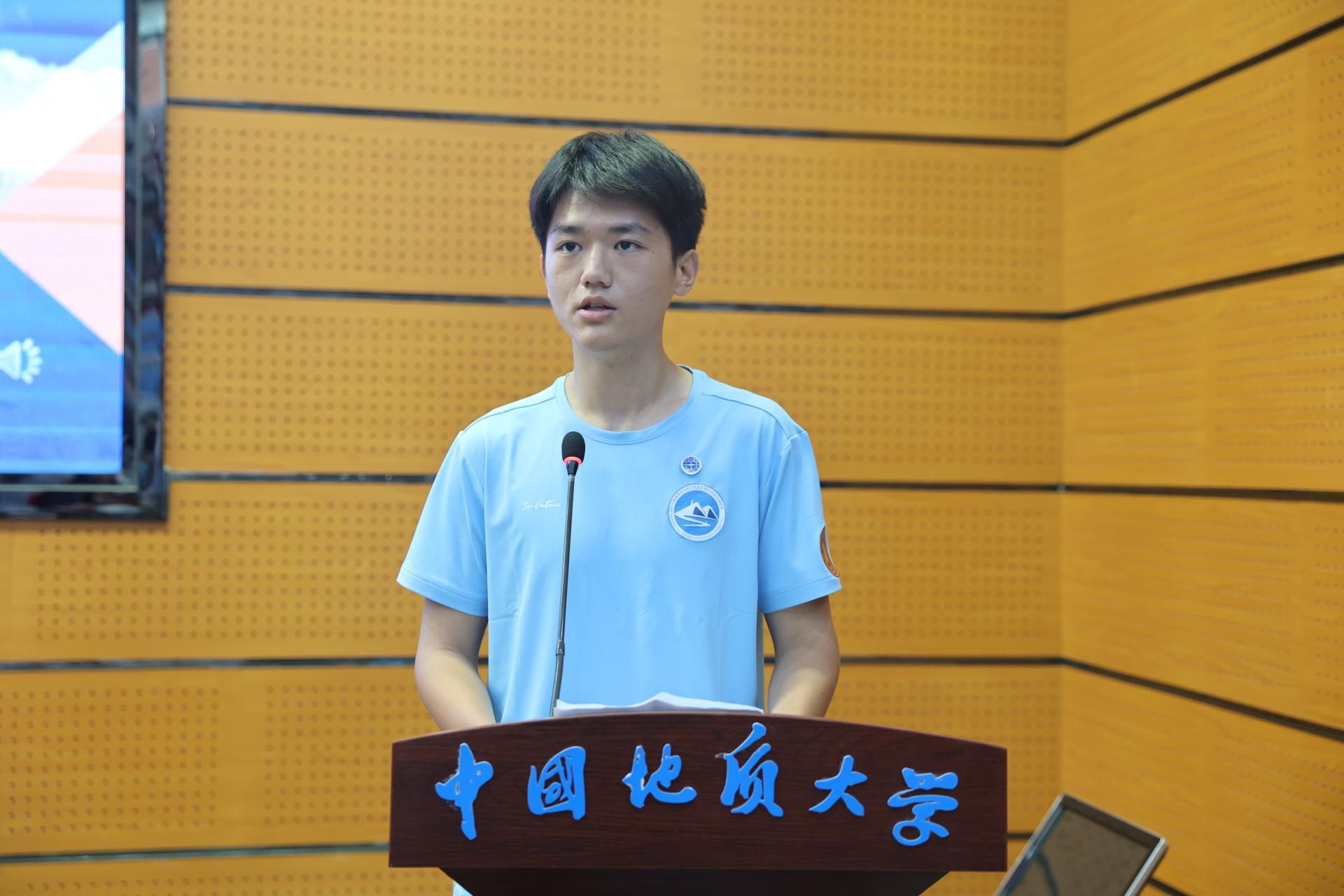 国产成人精品白浆久久69