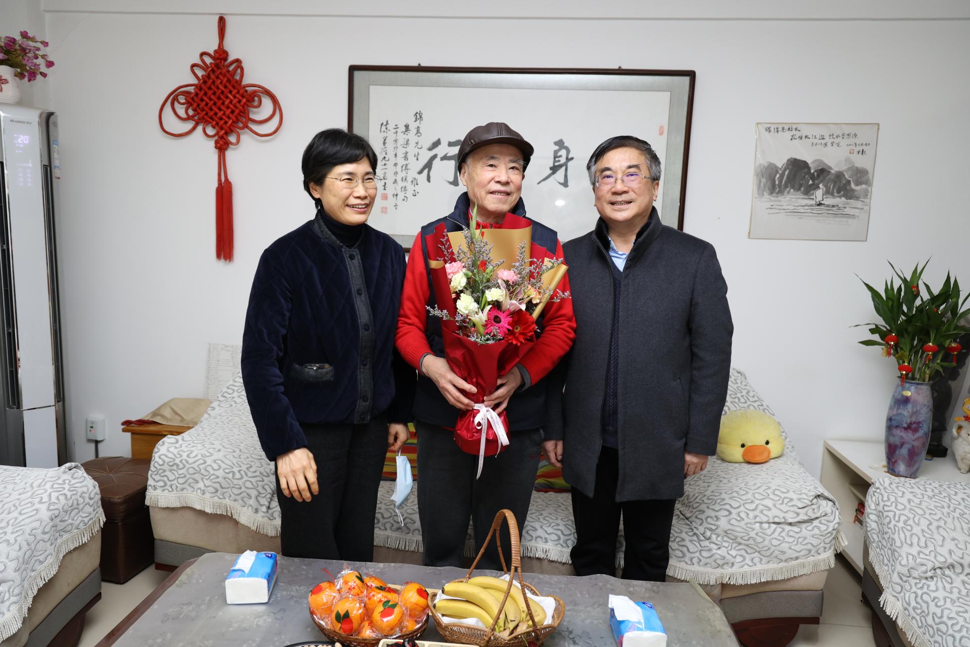 国产成人精品白浆久久69